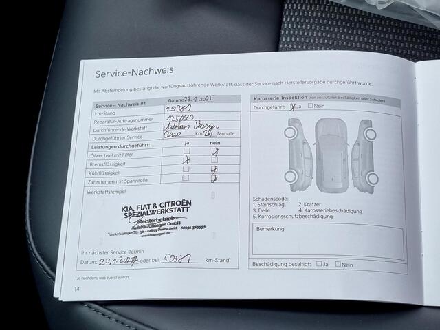 KIA e-Niro DynamicLine 64 kWh Automaat / Navigatie / Camera / Cruise Control Adaptief / Stoelverwarming / Stuurverwarming