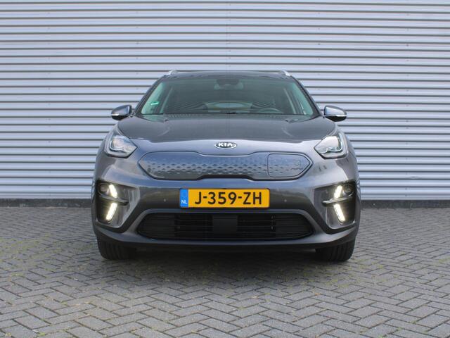 KIA e-Niro ExecutiveLine 64 kWh | Trekhaak | Warmtepomp | Stuur-/stoelverwarming v+a | Stoelventilatie | Cruise adapt. | 18" LM | Leder | Camera |