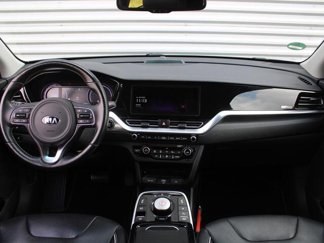 KIA e-Niro ExecutiveLine 64 kWh | Trekhaak | Warmtepomp | Stuur-/stoelverwarming v+a | Stoelventilatie | Cruise adapt. | 18" LM | Leder | Camera |