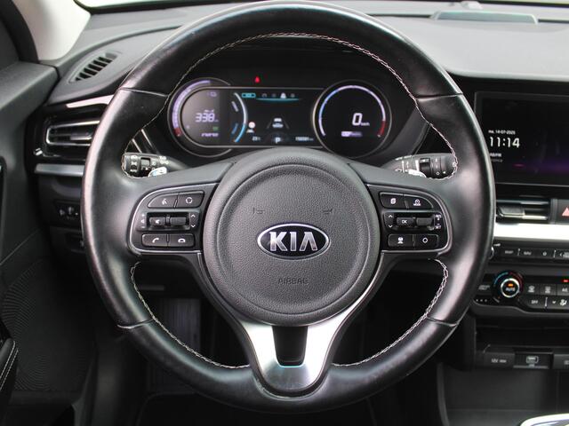 KIA e-Niro ExecutiveLine 64 kWh | Trekhaak | Warmtepomp | Stuur-/stoelverwarming v+a | Stoelventilatie | Cruise adapt. | 18" LM | Leder | Camera |
