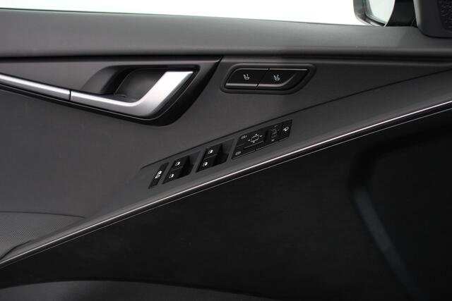 KIA e-Niro EV DynamicPlusLine 64.8 kWh Nieuw Model! | Navigatie Half Leder Schuif-kantel dak Electrisch bedienbare achterklep DAB Led Camera