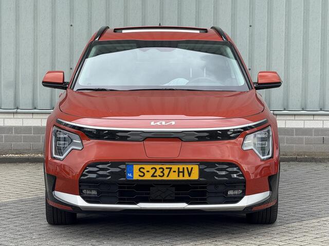 KIA e-Niro EV DynamicPlusLine 64.8 kWh / 1e Eigenaar / Dealer Onderhouden / Fabrieksgarantie t/m 03-02-2031 / Stoel & Stuurverwarming / Elektrische Achterklep / Adaptieve Cruise Control / Schuif- & Kanteldak / Navigatie / Origineel Nederlands / Achteruitrijcamera / 