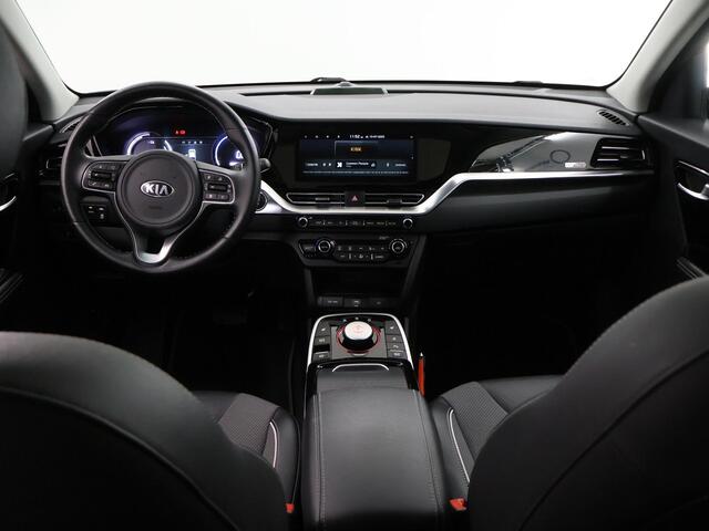 KIA e-Niro DynamicPlusLine 64 kWh | Panoramadak | Stoel/Stuurwielverwarming | Adaptieve Cruise Control | Keyless Go | LED Koplampen |
