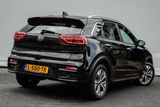 KIA e-Niro ExecutiveLine 64 kWh 3-Fase/ Lederen int./ Stuur+stoelverwarming/ JBL audio/ Blindspot