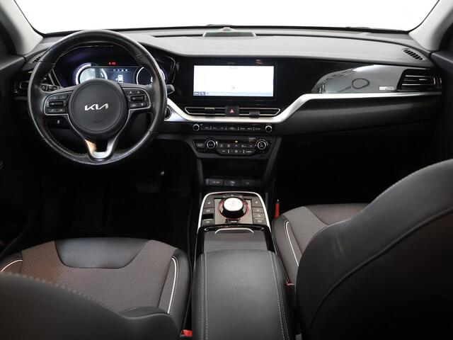 KIA e-Niro Edition 64 kWh | Stoel/Stuurwielverwarming | Navigatie | Parkeercamera | Climate control |