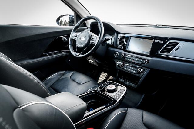 KIA e-Niro ExecutiveLine 64 kWh | Leder | Adapt. Cruise | Camera | Getint Glas | LED | JBL