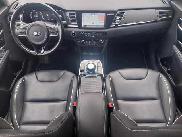 KIA e-Niro ExecutiveLine 64 kWh | Navigatie | Stoelventilatie & -verwarming | Leder | Camera |