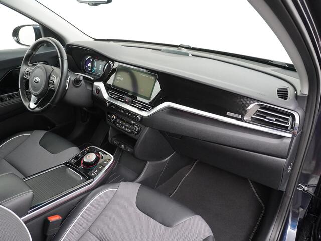 KIA e-Niro DynamicLine 64kWh SOH=100% Warmtepomp Apple Carplay Android Auto Adaptieve Cruise Control Navi Ecc Camera Pdc DAB Stoelverwarming Stuurverwarming Kia Live Lmv 1e Eigenaar 100% Dealeronderhouden