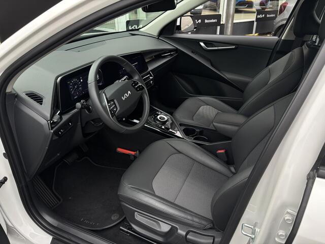 KIA e-Niro EV DynamicLine 64.8 kWh | Eerste Eigenaar | Navigatie | Adaptieve Cruise Control | Half Leder | Parkeersensoren | Enz...