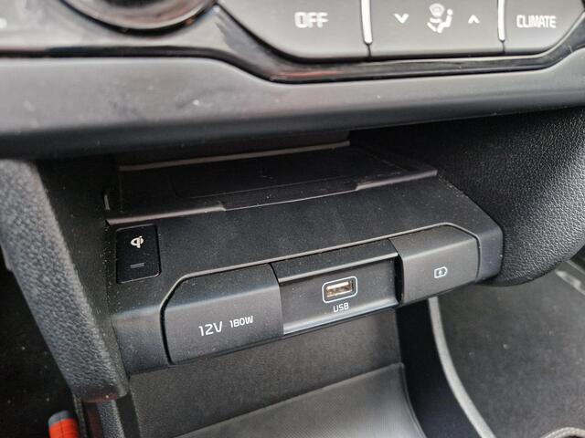 KIA e-Niro ExecutiveLine 64 kWh | 1e Eigenaar | Open Dak | LED | RMC Trekhaak | JBL | Stoelventilatie |