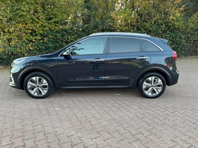 KIA e-Niro EXECUTIVELINE 64KWH 3FASEN/ACARPLAY/LEER/LED/FABRIEKSGARANTIE