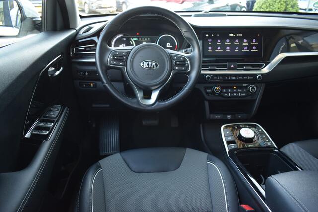 KIA e-Niro DynamicPlusLine 64kWh 3-Fase | Cruise Control Adaptief | Navigatie | Camera | Stoel+StuurVerwarming | SchuifKanteldak | Tot 10Jr. Kia-Garantie