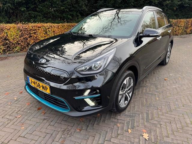 KIA e-Niro EXECUTIVELINE 64KWH SOH100%/3 FASEN/ACARPLAY/LEER/FABRIEKSGARANTIE