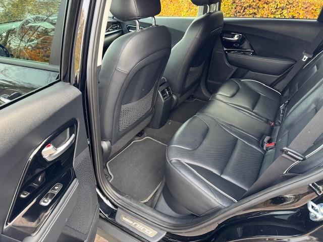 KIA e-Niro EXECUTIVELINE 64KWH SOH100%/3 FASEN/ACARPLAY/LEER/FABRIEKSGARANTIE