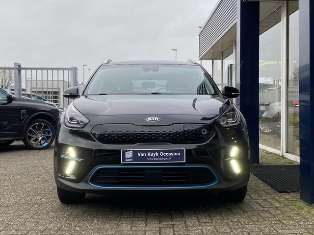KIA e-Niro ExecutiveLine 64 kWh / NL-Auto / 204 PK / Adaptive Cruise-Control Stop&Go / Vol-Leder / Warmtepomp / Stoelverwarming en Verkoeling / Stoelen Met Geheugen / Stuurverwarming / Stoelverwarming-Achter / Draadloze-Telefoonlader / Dodehoek-Detectie / Climate-Co