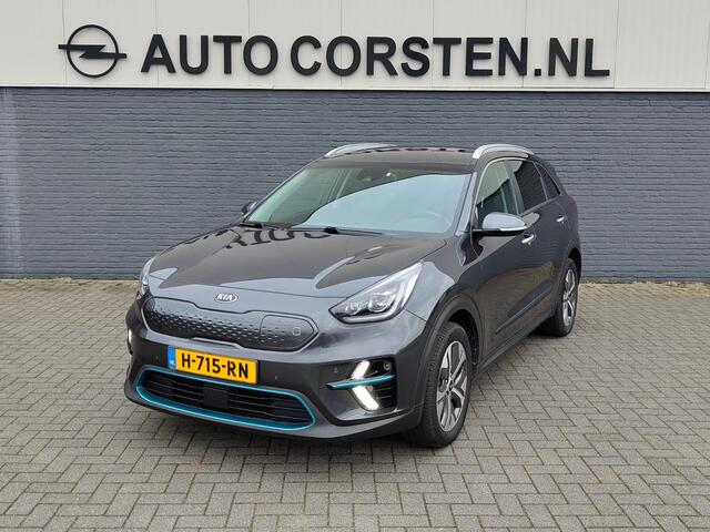 KIA e-Niro ExecutiveLine 64kWh Warmtepomp Leder Pdc Elek.Stoel+Memory Navi Ecc Camera Apple Carplay Android Auto Stoelverwarming+Koeling Stuurverwarming Lmv Privacy Glas DAB Vess Lane Assist Blind Spot 1e Eigenaar Origineel Nederlandse Auto Zeer compleet!
