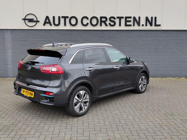 KIA e-Niro ExecutiveLine 64kWh Warmtepomp Leder Pdc Elek.Stoel+Memory Navi Ecc Camera Apple Carplay Android Auto Stoelverwarming+Koeling Stuurverwarming Lmv Privacy Glas DAB Vess Lane Assist Blind Spot 1e Eigenaar Origineel Nederlandse Auto Zeer compleet!