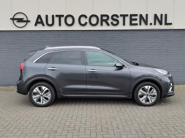 KIA e-Niro ExecutiveLine 64kWh Warmtepomp Leder Pdc Elek.Stoel+Memory Navi Ecc Camera Apple Carplay Android Auto Stoelverwarming+Koeling Stuurverwarming Lmv Privacy Glas DAB Vess Lane Assist Blind Spot 1e Eigenaar Origineel Nederlandse Auto Zeer compleet!