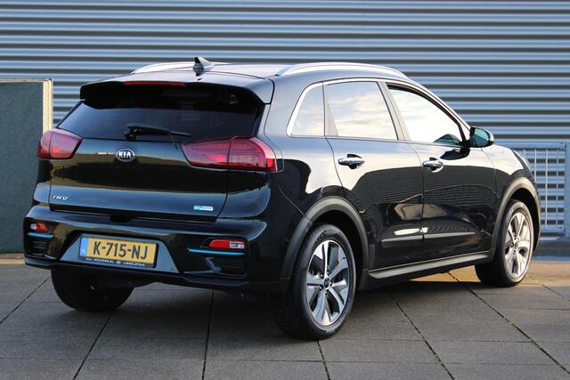KIA e-Niro ExecutiveLine 64 kWh Stuur + stoel verwaming / Navigatie / Leder / Camera