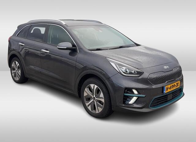 KIA e-Niro ExecutiveLine 64 kWh / Trekhaak / Camera / Leder / Keyless / Stoelventilatie / Navigatie / Dodehoek / DAB / Cruise Control
