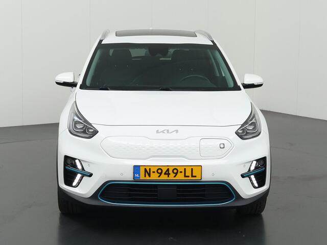 KIA e-Niro ExecutiveLine 64 kWh | Panoramadak | Lederen Bekleding | Stoelventilatie | Elektrisch verstelb. bestuurdersstoel met geheugen | Stoel/Stuurwielverwarming |