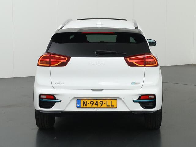 KIA e-Niro ExecutiveLine 64 kWh | Panoramadak | Lederen Bekleding | Stoelventilatie | Elektrisch verstelb. bestuurdersstoel met geheugen | Stoel/Stuurwielverwarming |