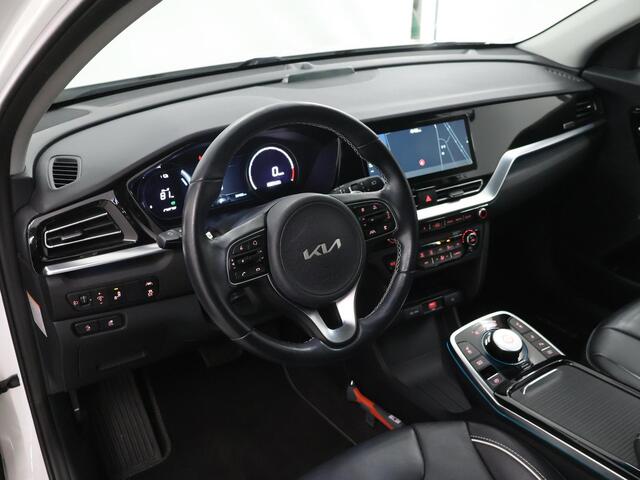 KIA e-Niro ExecutiveLine 64 kWh | Panoramadak | Lederen Bekleding | Stoelventilatie | Elektrisch verstelb. bestuurdersstoel met geheugen | Stoel/Stuurwielverwarming |