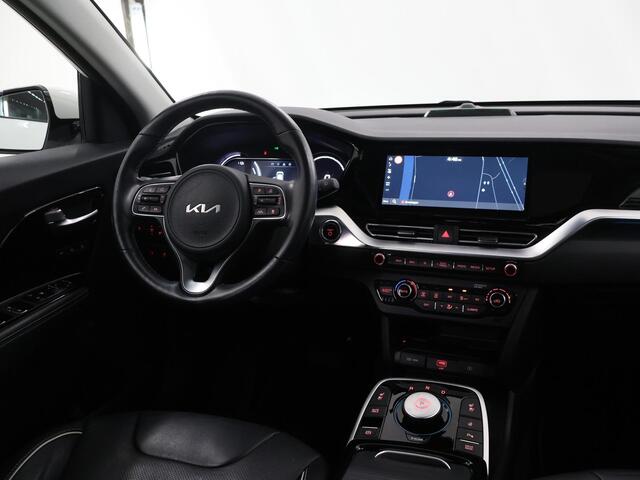 KIA e-Niro ExecutiveLine 64 kWh | Panoramadak | Lederen Bekleding | Stoelventilatie | Elektrisch verstelb. bestuurdersstoel met geheugen | Stoel/Stuurwielverwarming |