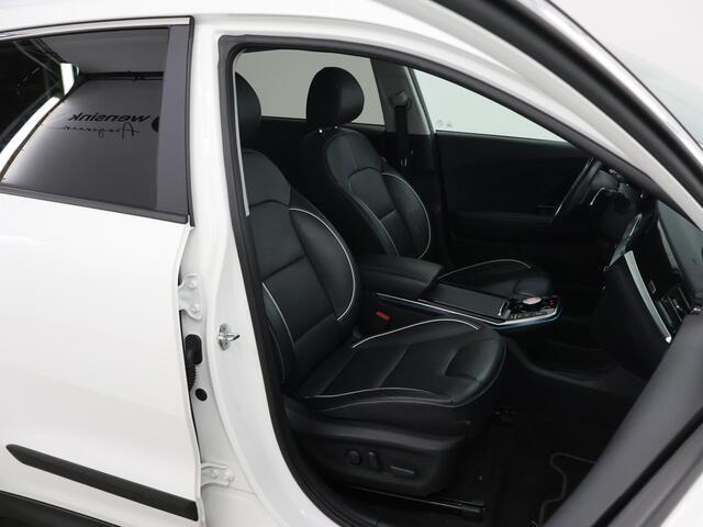 KIA e-Niro ExecutiveLine 64 kWh | Panoramadak | Lederen Bekleding | Stoelventilatie | Elektrisch verstelb. bestuurdersstoel met geheugen | Stoel/Stuurwielverwarming |