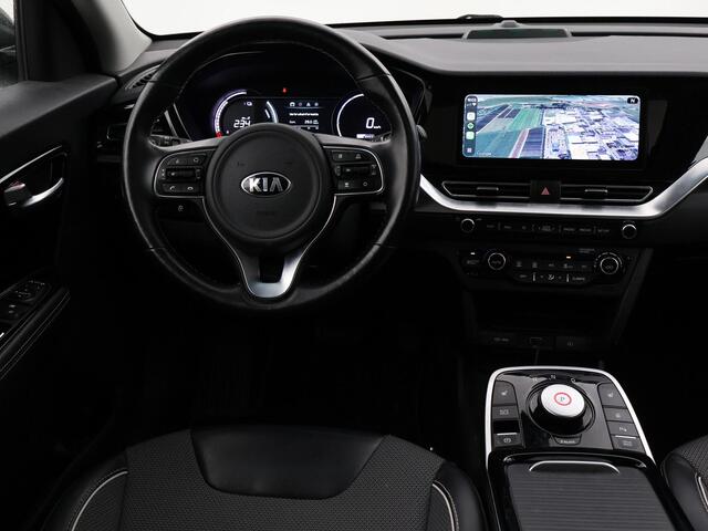 KIA e-Niro DYNAMICPLUSLINE 64 kWh + SCHUIFDAK | CARPLAY | CAMERA | STOEL/STUUURWIELVERW.
