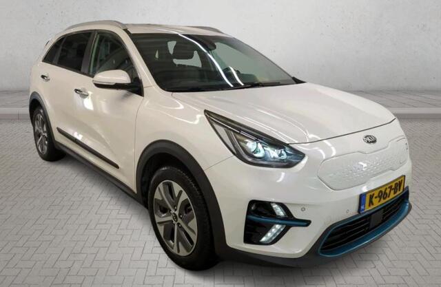 KIA e-Niro ExecutiveLine 64 kWh / Trekhaak / Leder / Xenon / Navigatie / Pdc+Camera /