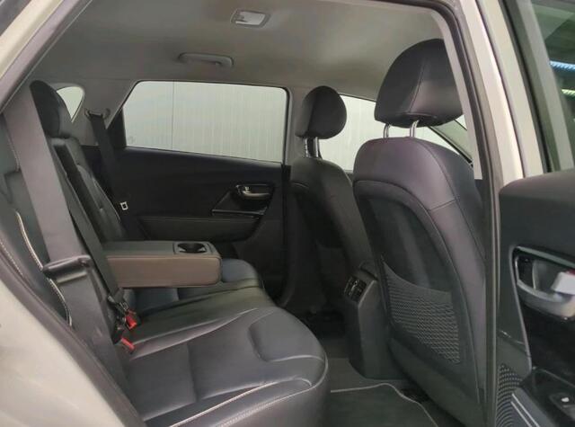 KIA e-Niro ExecutiveLine 64 kWh / Trekhaak / Leder / Xenon / Navigatie / Pdc+Camera /