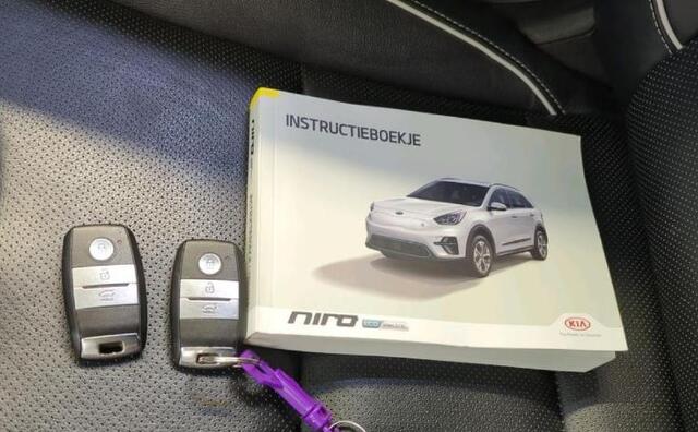 KIA e-Niro ExecutiveLine 64 kWh / Trekhaak / Leder / Xenon / Navigatie / Pdc+Camera /
