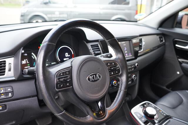 KIA e-Niro ExecutiveLine 64 kWh / 3 fase / BTW / Leer / Stoelkoeling / Verwarming /