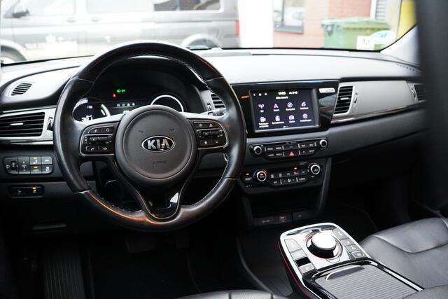 KIA e-Niro ExecutiveLine 64 kWh / 3 fase / BTW / Leer / Stoelkoeling / Verwarming /