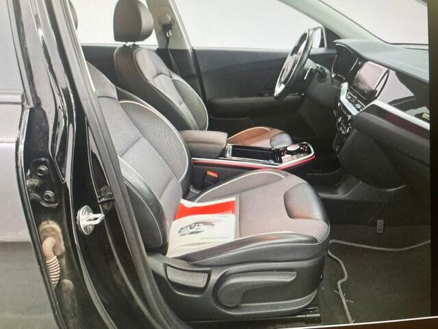 KIA e-Niro DynamicLine 64 kWh CAMERA / STOEL&STUUR VERW. / ADDAPT.CRUISE /