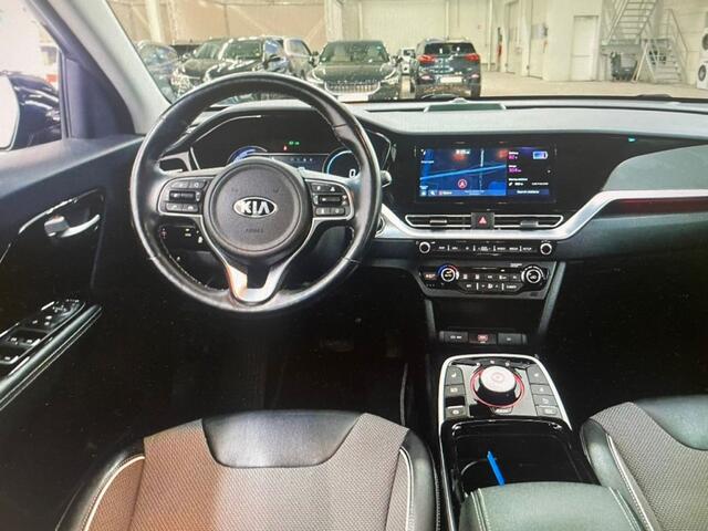KIA e-Niro DynamicLine 64 kWh CAMERA / STOEL&STUUR VERW. / ADDAPT.CRUISE /