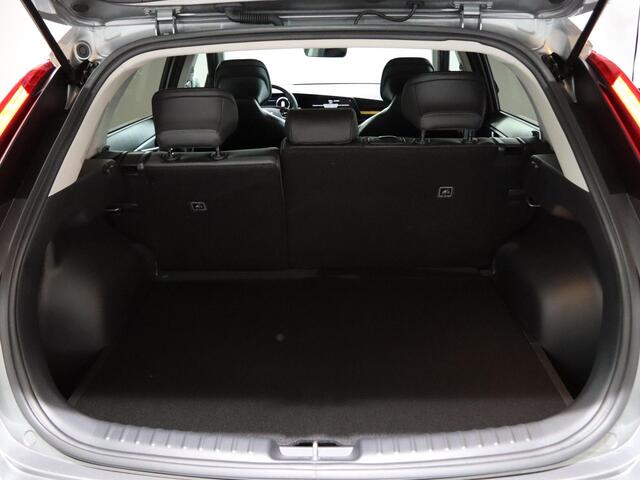 KIA e-Niro EV Light Advanced 64.8 kWh | Stoelverwarming | Privacy glass | Stuurwielverwarming | Achteruitrijcamera | 17" LM velgen | Adaptieve cruise control | Navigatie |