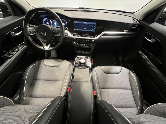 KIA e-Niro DynamicPlusLine 64 kWh 3-Fase | Navigatie/Android/Apple Carplay | Schuifdak | LM Velgen 17" | Adap Cruise Control | Achteruitrijcamera |