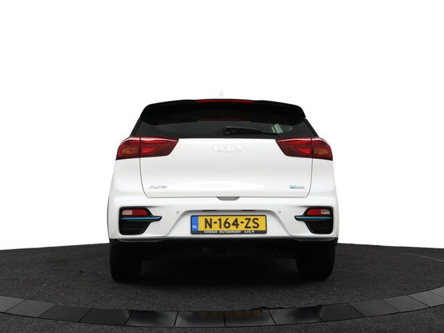 KIA e-Niro DynamicLine 64 kWh - Automaat - Navigatie - Adaptief Cruise Control - Climate Control - Apple/Android Carplay Fabrieksgarantie Tot 01-2029