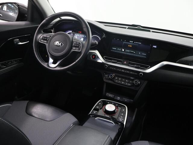 KIA e-Niro DynamicPlusLine 64 kWh | Panoramadak | Stoel/Stuurwielverwarming | Adaptieve Cruise Control | Keyless Go | LED Koplampen |