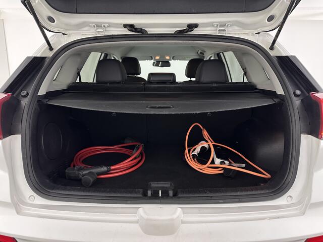 KIA e-Niro ExecutiveLine 64 kWh [ 3-Fase ] {SOH-100%} (INCL-BTW) Aut.*LEATHER | FULL-LED | NAVI-FULLMAP | ADAPTIVE-CRUISE | CAMERA | MEMORY-PACK | LANE-ASSIST | KEYLESS | DIGI-COCKPIT | PRIVACY-GLASS | 17"ALU*