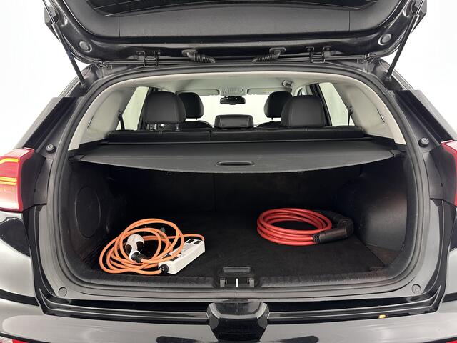 KIA e-Niro ExecutiveLine 64 kWh [ 3-Fase ] {SOH-100%} (INCL.BTW) Aut.*LEATHER | FULL-LED | NAVI-FULLMAP | ADAPTIVE-CRUISE | CAMERA | MEMORY-PACK | LANE-ASSIST | KEYLESS | DIGI-COCKPIT | PRIVACY-GLASS | 17"ALU*