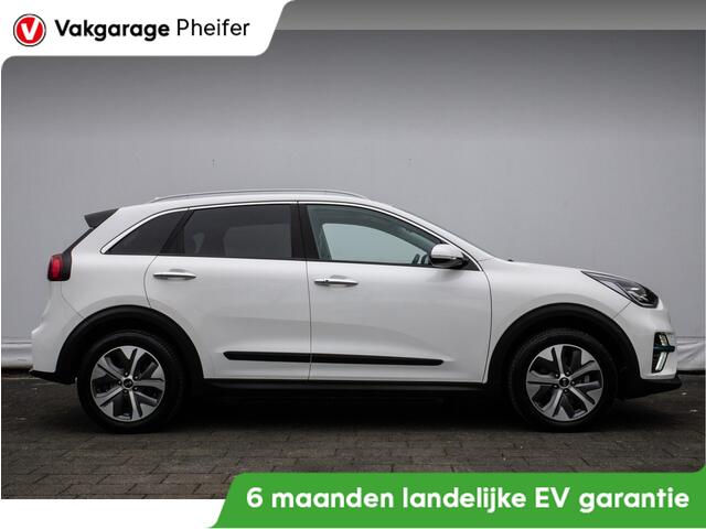 KIA e-Niro DynamicPlusLine 64 kWh 3-Fase/ Schuifdak/ Stuur + stoelverwarming/ Camera/ Adapt. cruise/ Carplay/ DabNavigatie