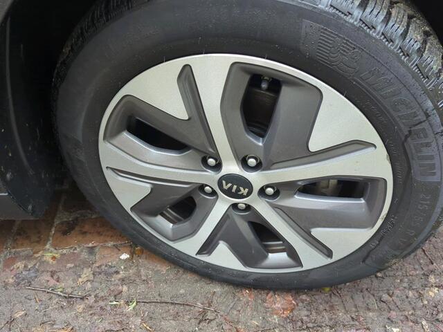 KIA e-Niro ExecutiveLine 64 kWh NL-AUTO | LEDER | PANODAK | 3 FASE