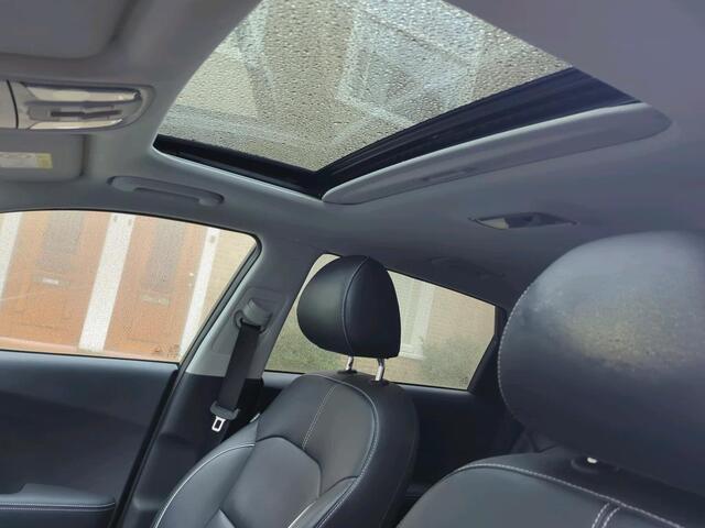 KIA e-Niro ExecutiveLine 64 kWh NL-AUTO | LEDER | PANODAK | 3 FASE