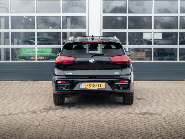 KIA e-Niro ExecutiveLine 64 kWh l Lederen bekleding l Stoel Stuurwielverwarming l JBL premium sound systeem l Schuifkantel dak l SOH 95,8 l