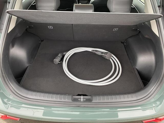 KIA e-Niro EV DynamicLine 64.8 kWh navigatie Apple CarPlay/Android Auto, NL-AUTO! parkeersensoren v&a, achteruitrij camera, adaptieve cruise control, BTW-auto