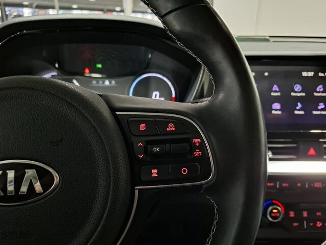 KIA e-Niro ExecutiveLine 64 kWh Trekhaak, Stoel en stuur verwarming, Apple Carplay/Android Auto, Navigatie, Camera.