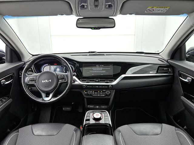 KIA e-Niro DynamicPlusLine 64 kWh | schuif-/kanteldak | Navigatie | Climate Control | Stoelverwarming | Stuurverwarming | Achteruitrijcamera